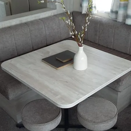 Kingdom - Parrot Semesterpark *