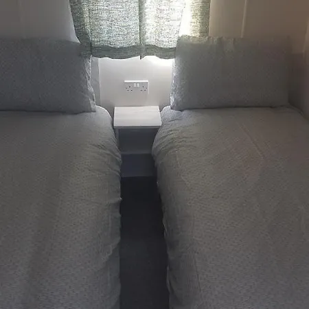 Kingdom - Parrot ホリデーパーク ミロム